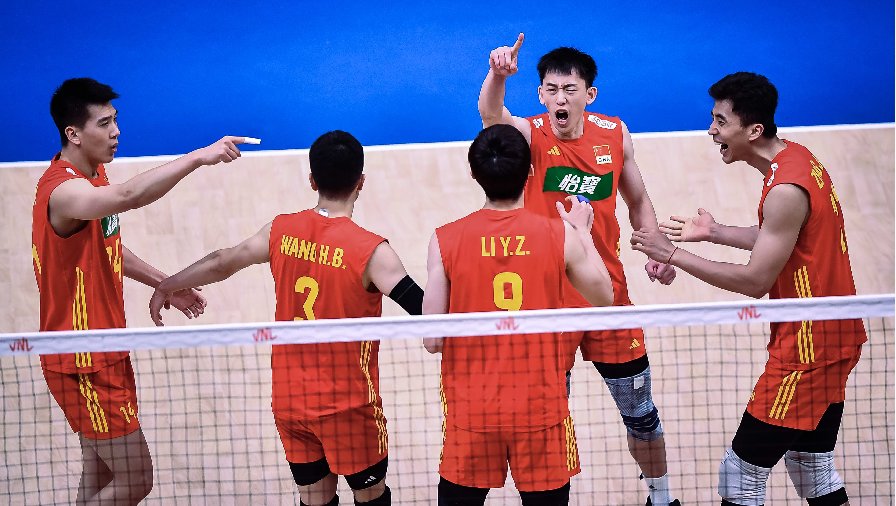 Chủ công 'nấm lùn' của bóng chuyền nam Trung Quốc lọt thỏm gây sốt ở Volleyball Nations League 2023