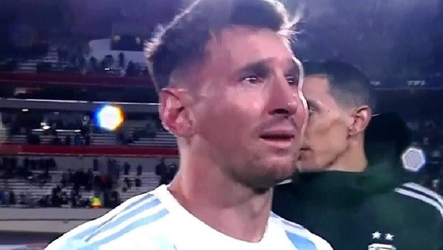 Messi khóc nức nở khi nâng cúp Copa America trước khán giả nhà