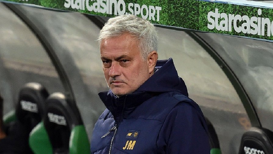 Mourinho vạch mặt cầu thủ phản bội ở Roma, yêu cầu ra đi ngay lập tức