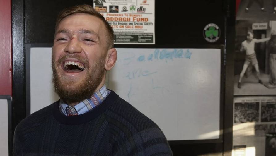 Conor McGregor 'giàu gấp đôi' sau khi trao tay nhãn hiệu Whiskey Proper 12