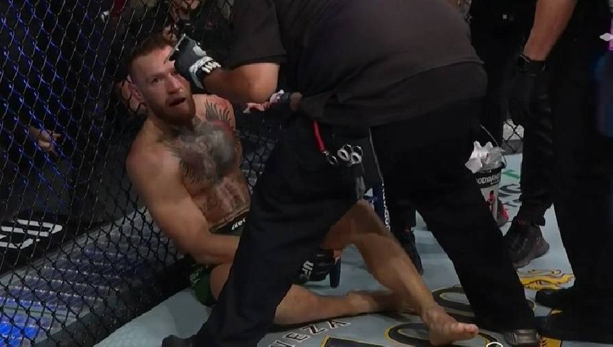 Kết quả UFC 264: Conor McGregor bị lật mắt cá chân, Dustin Poirier giành chiến thắng TKO