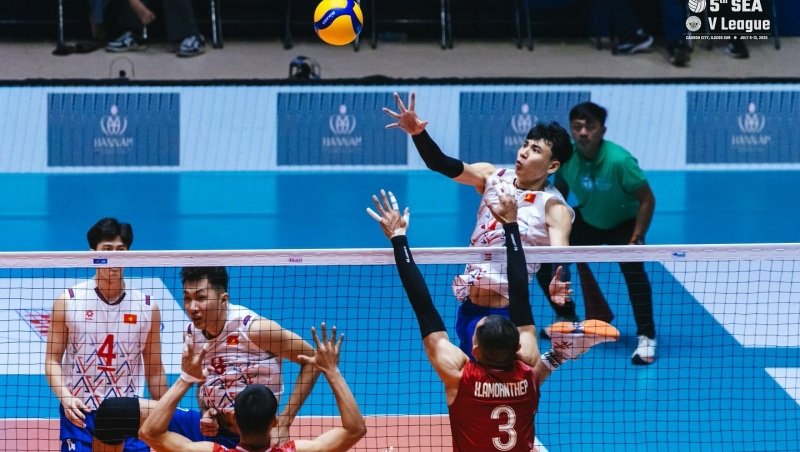 Tuyển bóng chuyền nam Việt Nam 'xử đẹp' Thái Lan ở SEA V.League 2025