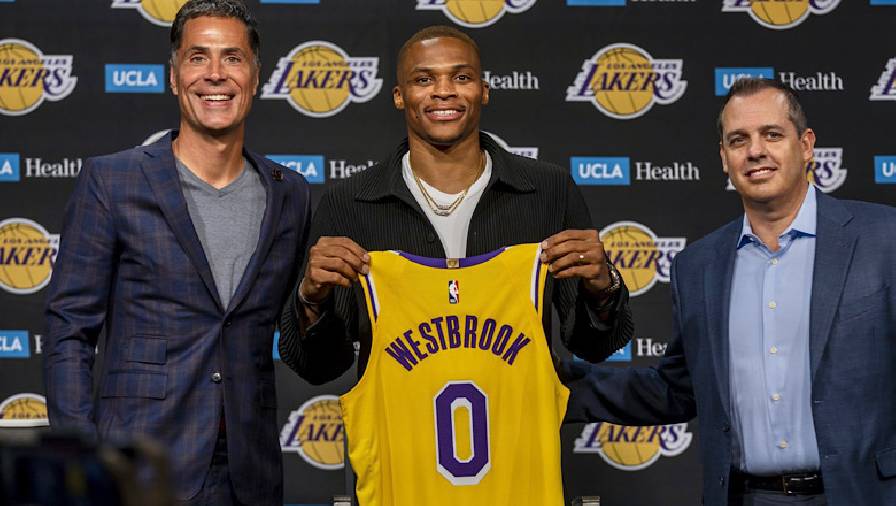Russell Westbrook ra mắt Los Angeles Lakers