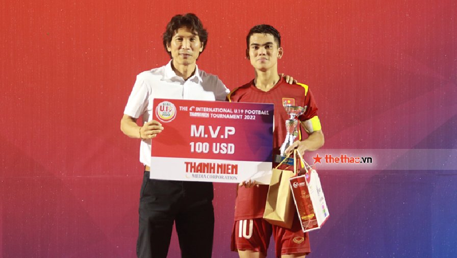 Khuất Văn Khang nhận 4 giải Cầu thủ xuất sắc nhất của U19 Quốc tế 2022