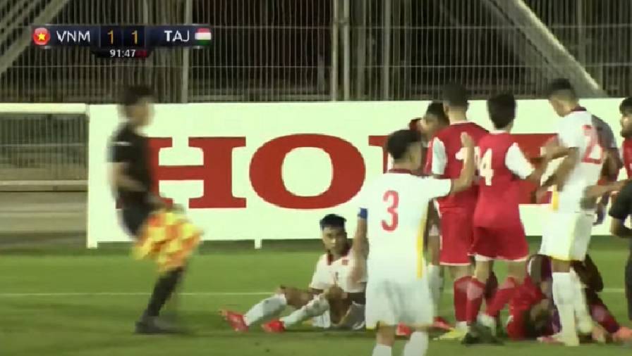 Cầu thủ U22 Việt Nam và Tajikistan suýt đánh nhau trong trận giao hữu