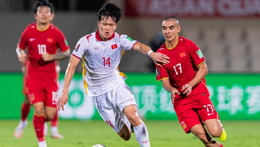 ĐT Việt Nam mặc áo trắng ở trận gặp ĐT Oman