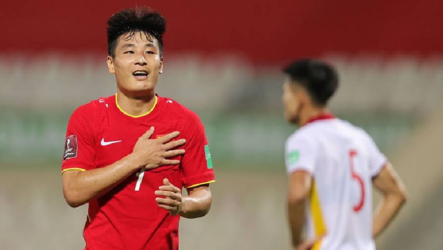 Wu Lei đăng vlog dạy đá bóng sau cú đúp vào lưới ĐT Việt Nam