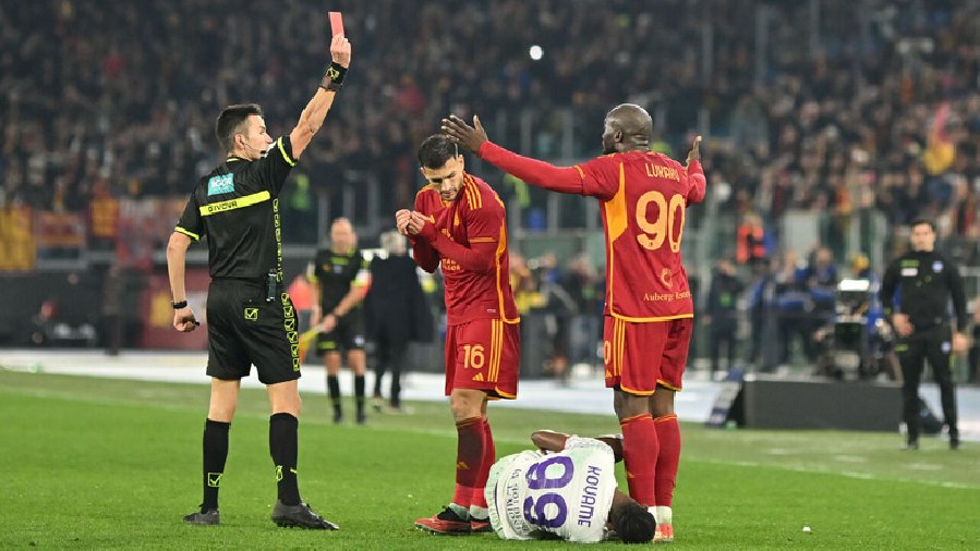 Lukaku ghi bàn rồi nhận thẻ đỏ, Roma đánh rơi chiến thắng