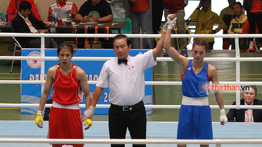 Đối thủ bỏ cuộc khi gặp Nguyễn Thị Tâm tại giải Boxing các đội mạnh toàn quốc