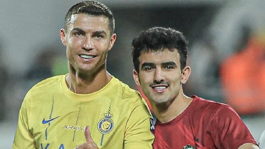 Tiền đạo Iraq gọi Ronaldo là ‘Cầu thủ vĩ đại thứ hai lịch sử’ sau khi xin chụp ảnh cùng