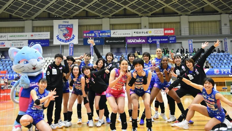 Ngôi sao bóng chuyền Thanh Thuý đón niềm vui trong ngày đặc biệt trên đất Nhật