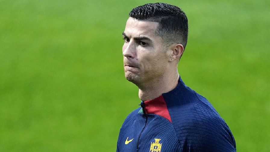 Ronaldo cùng gia đình rời Qatar bằng chuyên cơ riêng