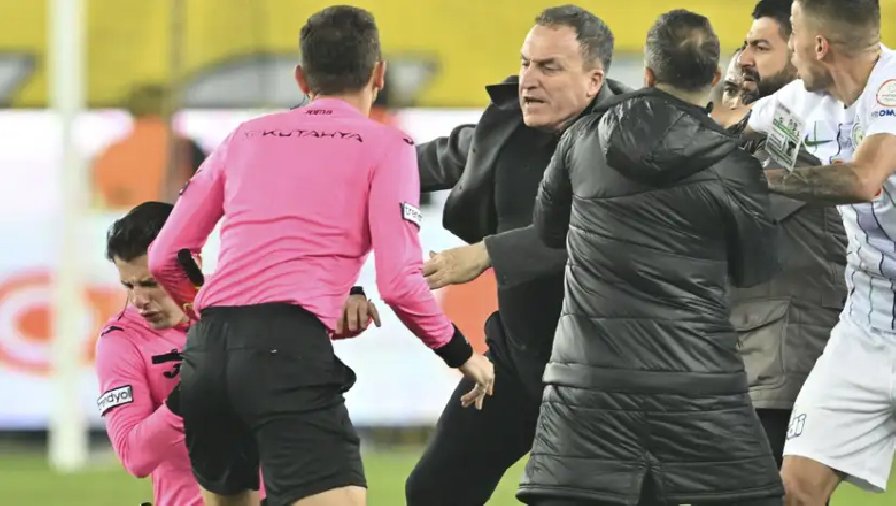 Bóng đá Thổ Nhĩ Kỳ hoãn vô thời hạn sau vụ Chủ tịch CLB đánh trọng tài