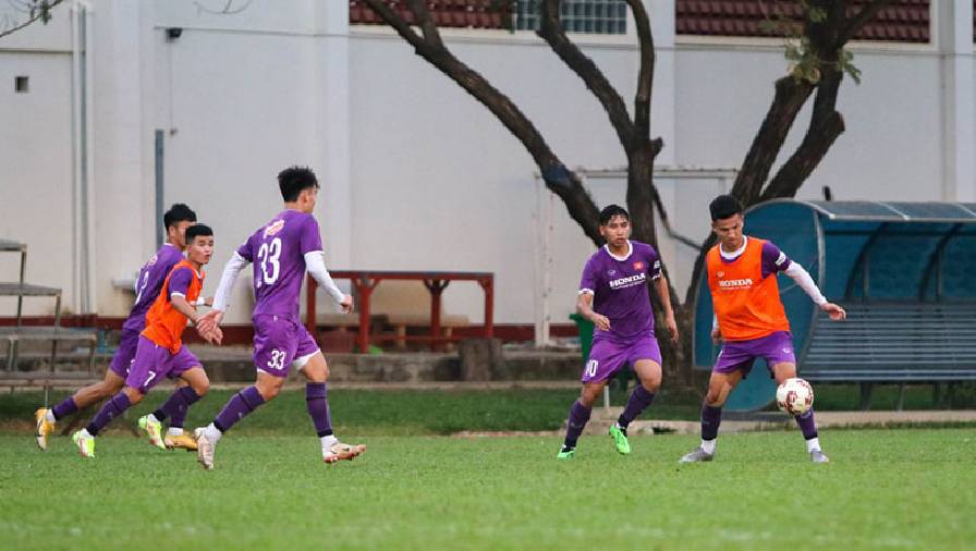 U23 Việt Nam dành 1 tiếng rưỡi rèn thể lực, luyện bài vở trước trận gặp Singapore