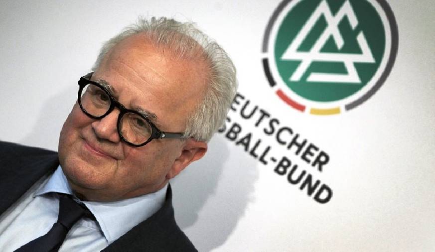 Chủ tịch Liên đoàn bóng đá Đức từ chức vì so cấp phó với quan chức Đức quốc Xã!