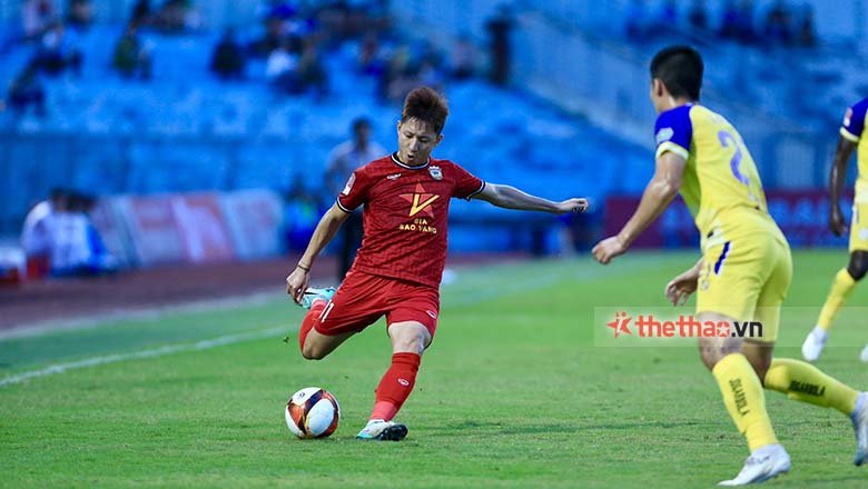 Kết quả bóng đá HLHT vs Hà Nội: Văn Chuẩn mắc sai lầm, chủ nhà giữ lại 1 điểm