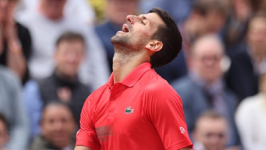 Djokovic chính thức mất ngôi số 1 thế giới vào tay Medvedev, Federer out top 60