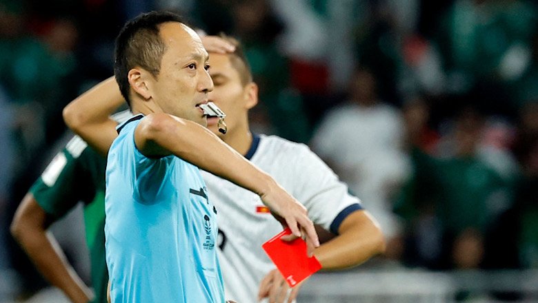 Trọng tài Nhật Bản điều khiển 2 trận đấu quyết định ở V.League, nhưng không có VAR