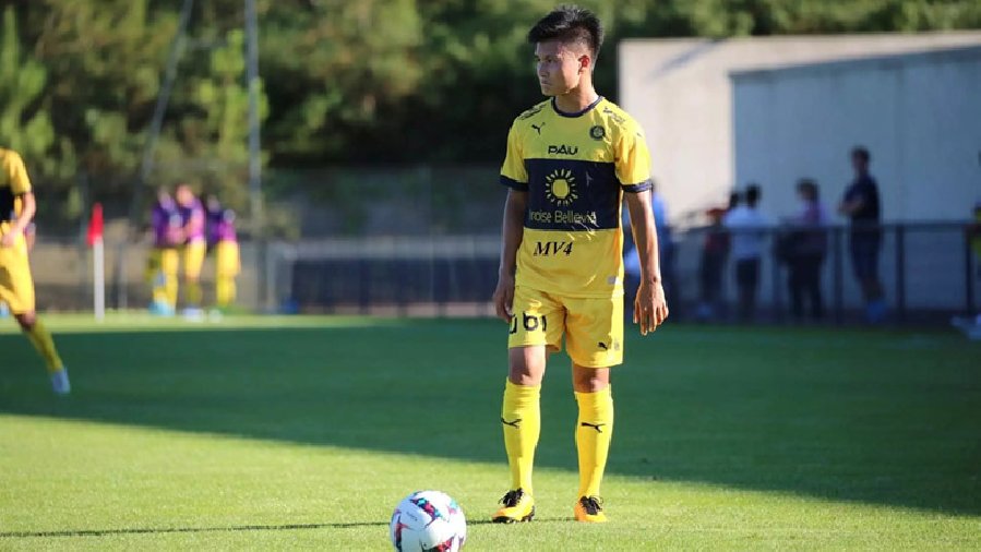 Quang Hải vào sân trong hiệp 2, Pau FC bại trận trước đội bóng Ligue 1