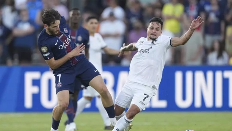 FIFA nhượng bộ, các cầu thủ thoát cảnh đá 2 ngày 1 trận
