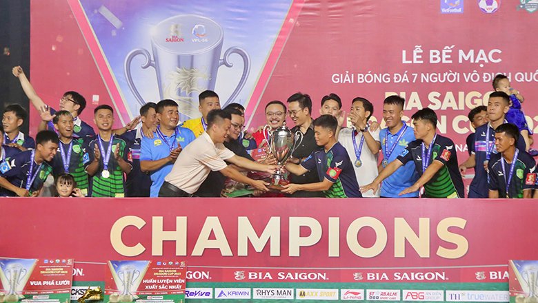 SPL-S7 hạ màn: 36 Hoàng Nông Thảo Vy vô địch với thành tích bất bại