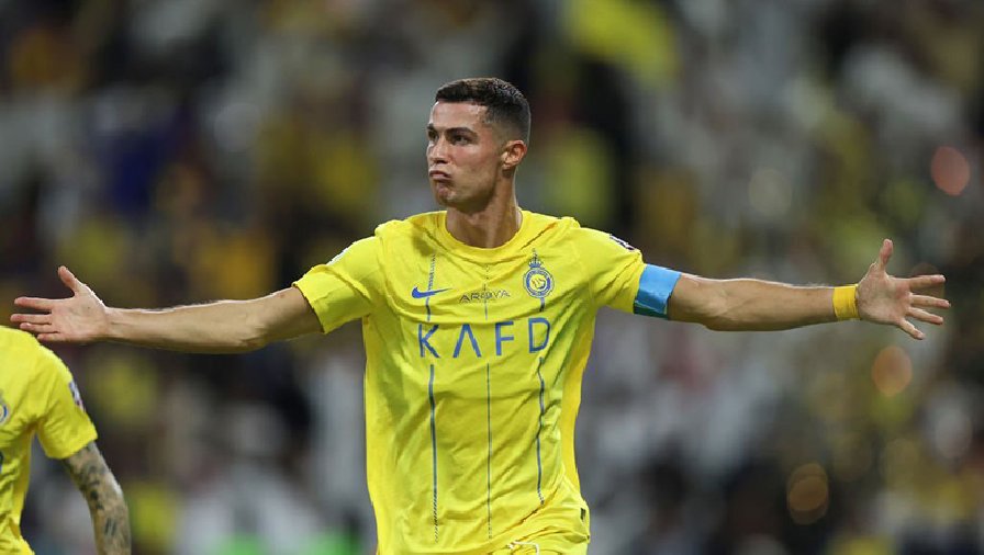 Ronaldo ghi 2 bàn giúp Al Nassr vô địch Cúp C1 Arab