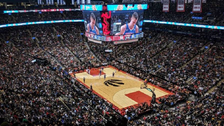 Toronto Raptors được trở lại sân nhà sau 1 năm rưỡi