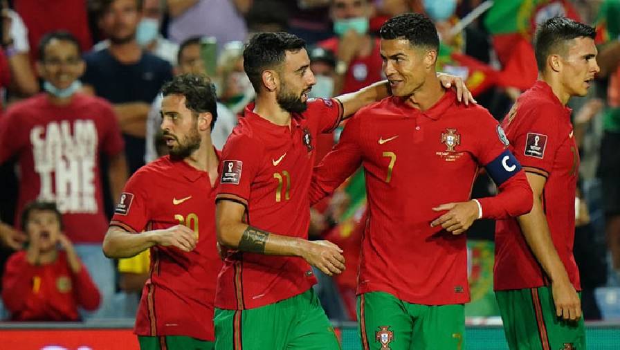 Bồ Đào Nha mở lễ hội bàn thắng nhờ hat-trick của Ronaldo