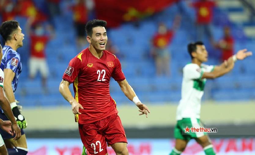 Tiến Linh cân bằng kỷ lục ghi bàn của Công Vinh tại vòng loại World Cup