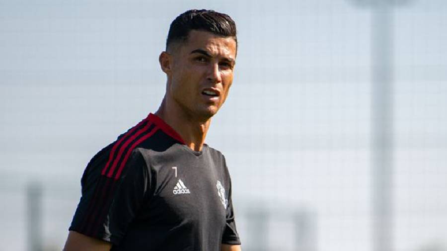 Ronaldo báo tin dữ cho MU trước trận gặp Aston Villa