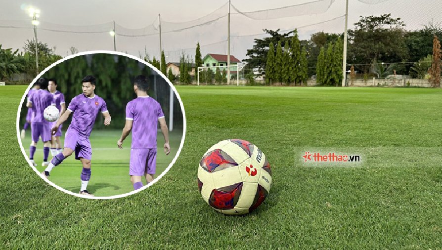 Đội tuyển Việt Nam thuê sân bóng nghiệp dư để tập tại Thái Lan