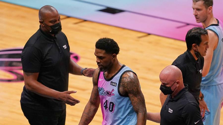 Lão tướng 40 tuổi của Miami Heat bị đuổi chỉ sau 3 phút đầu tiên của mùa giải