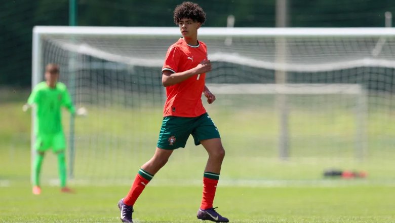 Tuyển trạch viên MU đến xem con trai Ronaldo thi đấu tại U15 Bồ Đào Nha
