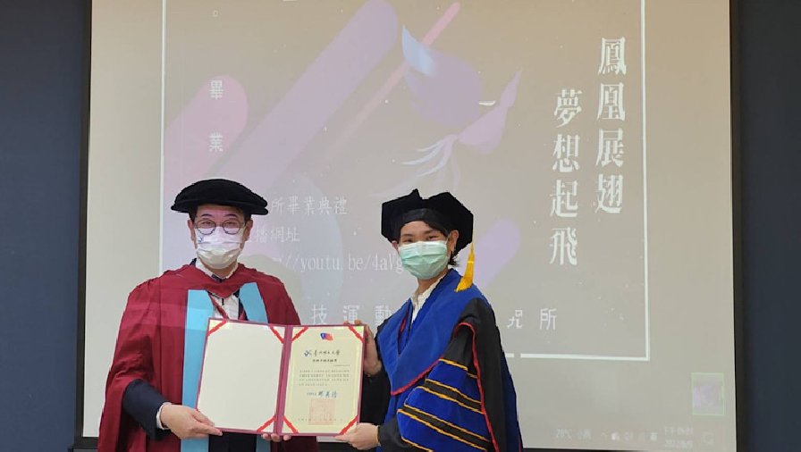 Tai Tzu Ying nhận bằng tiến sĩ