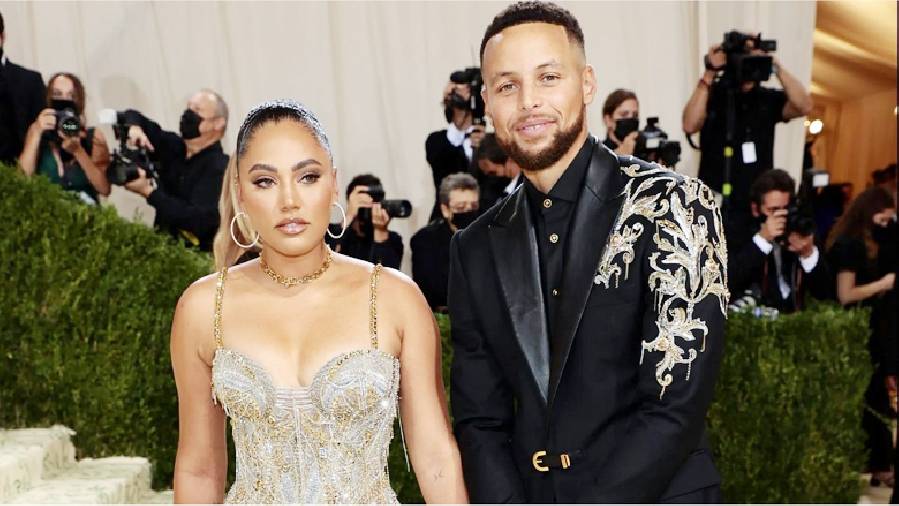 Vợ chồng Curry cùng Westbrook đi dự Oscar thời trang