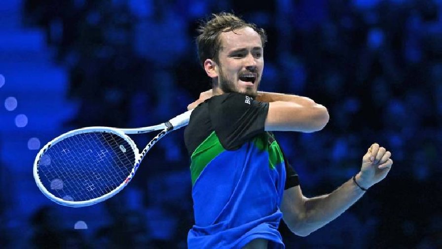 Kết quả tennis ngày 14/11: Medvedev thắng trận đầu ATP Finals, Alcaraz thua ngược