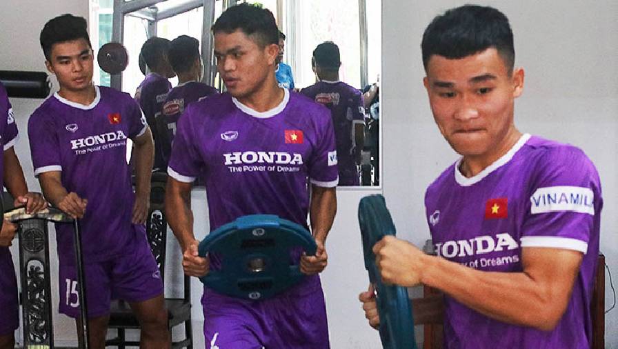 U23 Việt Nam tập luyện trong phòng gym do lo lây nhiễm COVID-19
