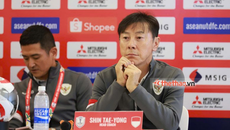 HLV Shin Tae Yong: 'Vòng bảng AFF Cup nên đá tập trung, di chuyển nhiều thế này rất mệt'