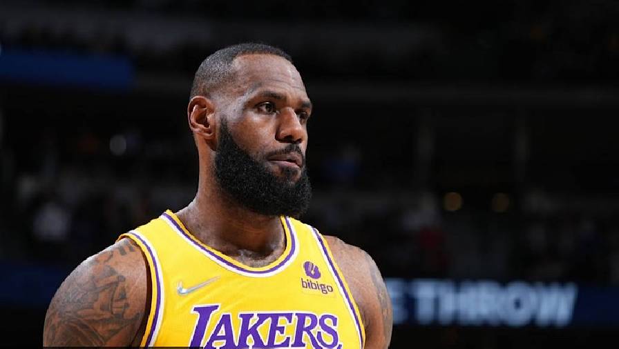 Lakers thua thảm, LeBron James từ chối trả lời truyền thông