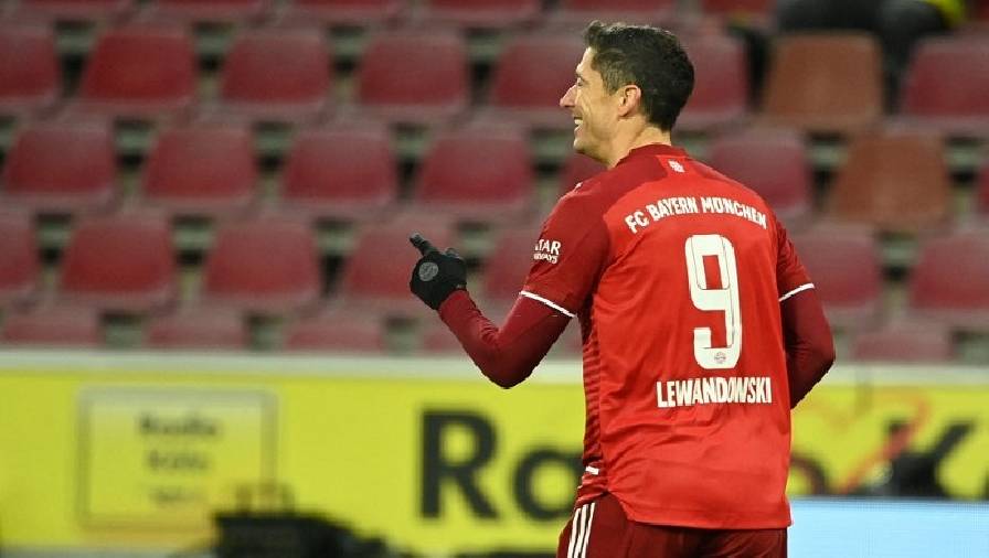 Lewandowski cán mốc 300 bàn ở Bundesliga, Bayern Munich thiết lập kỷ lục