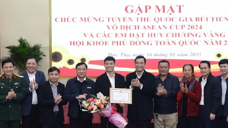 Bùi Tiến Dũng được vinh danh tại quê nhà sau khi giúp ĐT Việt Nam vô địch ASEAN Cup 2024