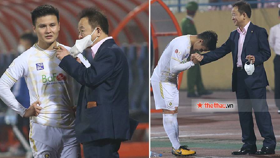 Quang Hải cúi chào bầu Hiển sau khi giúp Hà Nội FC chiến thắng