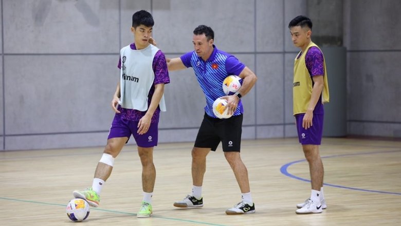 HLV Diego Giustozzi: 'Ngoài mục tiêu World Cup, VCK Futsal châu Á 2024 là cơ hội để tuyển Futsal Việt Nam tiến bộ'