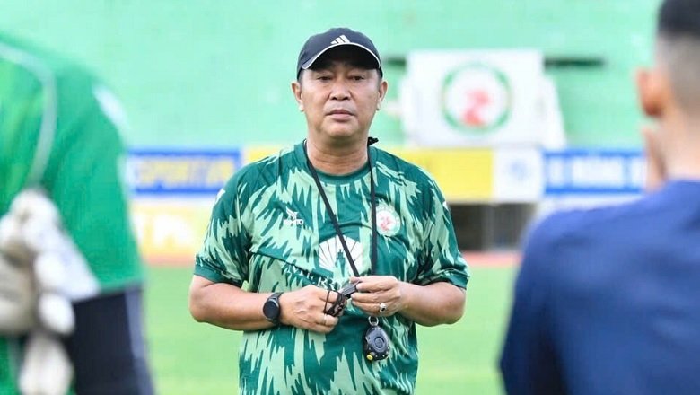 Bình Định rơi xuống đáy bảng, HLV Trần Minh Chiến thất thần bỏ họp báo