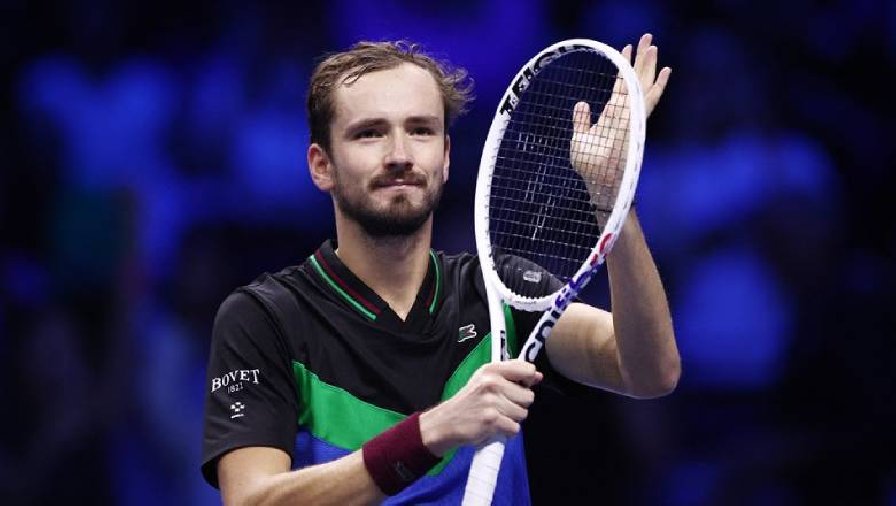 Medvedev lại thắng Zverev, giành vé đầu tiên vào bán kết ATP Finals 2023