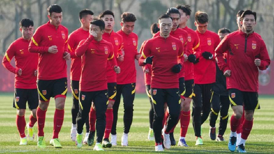 Cầu thủ Trung Quốc đi vệ sinh 7 lần trong buổi tập vì quá căng thẳng