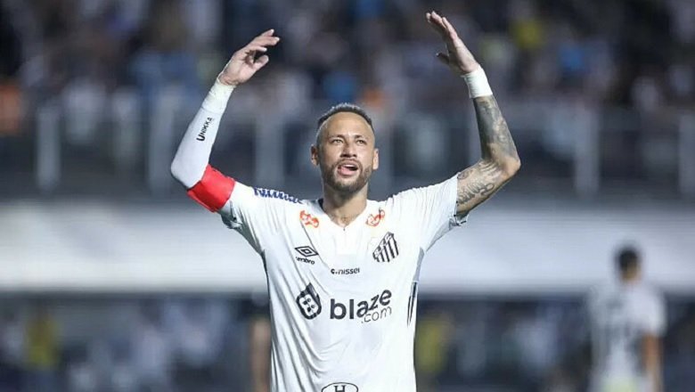 Neymar ghi bàn đầu tiên sau khi trở lại Santos