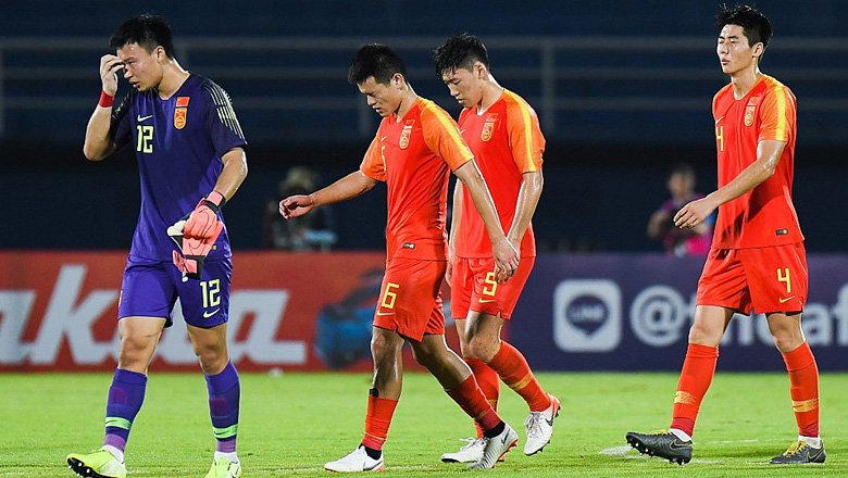 HLV U23 Trung Quốc bị chỉ trích thậm tệ vì dùng sơ đồ 4-0-6
