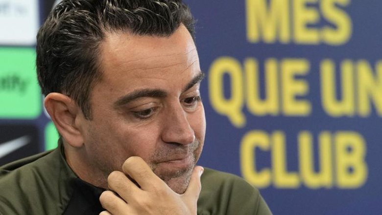 'Trò hề' ở Barcelona: Xavi bị sa thải chỉ 3 tuần sau khi tuyên bố ở lại