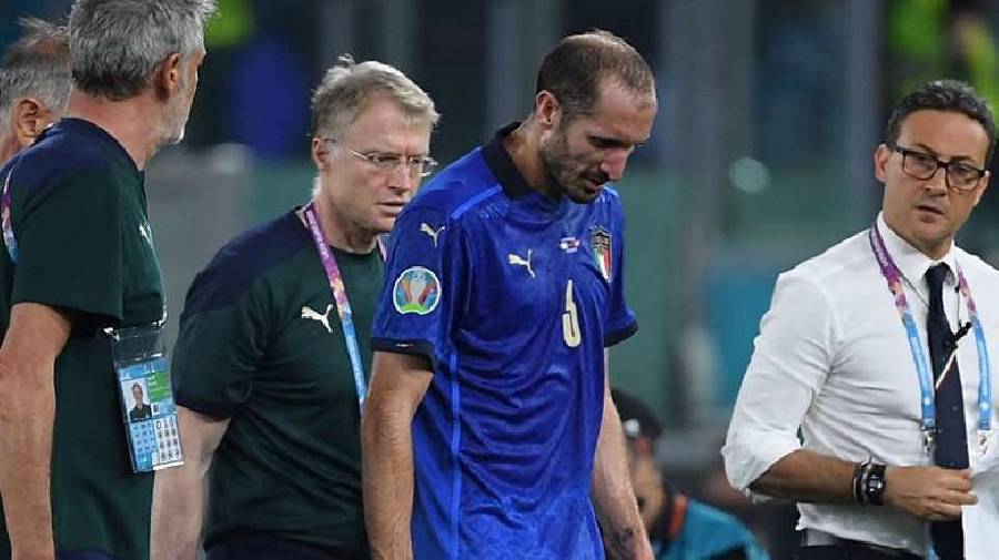Chiellini chấn thương, đối diện nguy cơ vắng mặt ở trận Italia vs xứ Wales
